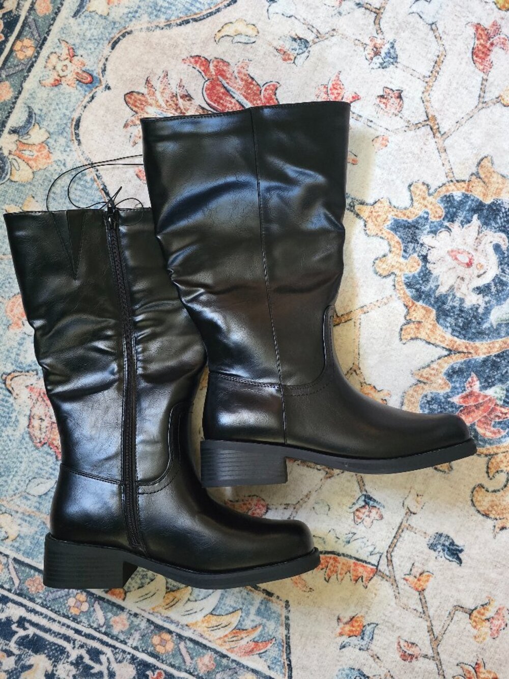 Torrid wide calf boots NWT